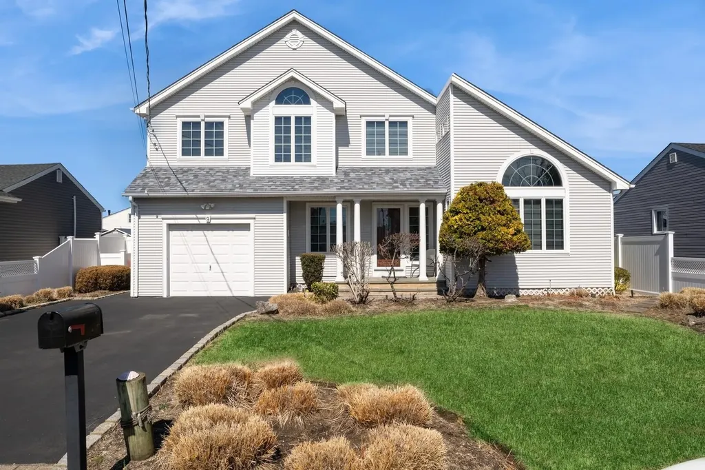 9 Gibbs Road Babylon NY 11701