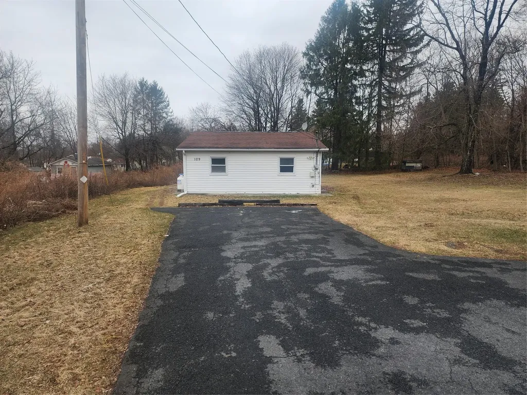 109 Sunrise Trail Wallkill NY 12589
