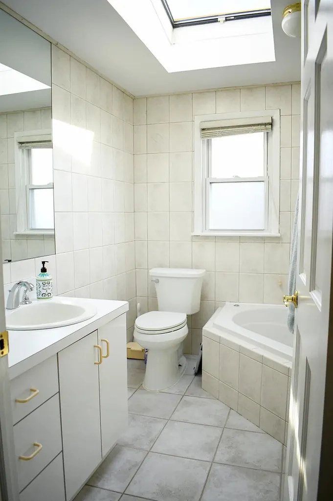 340 Bixley Heath Lynbrook NY 11563