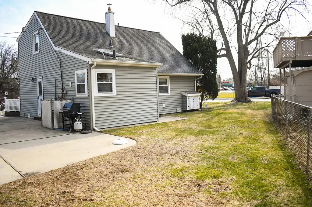 340 Bixley Heath Lynbrook NY 11563