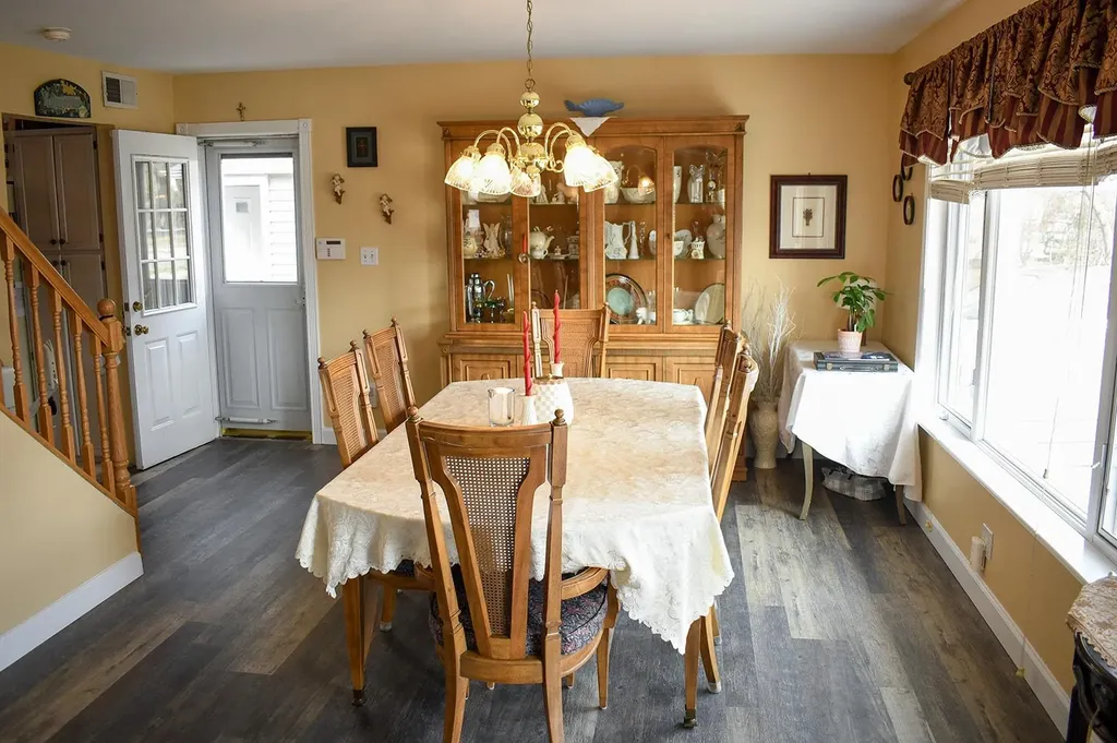 340 Bixley Heath Lynbrook NY 11563