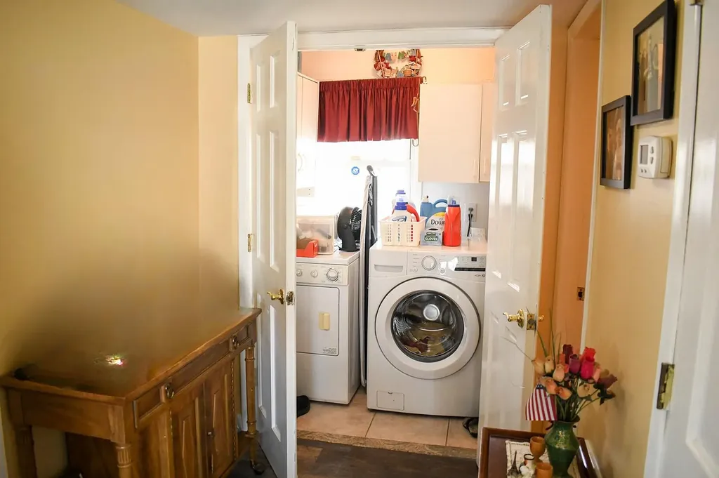340 Bixley Heath Lynbrook NY 11563