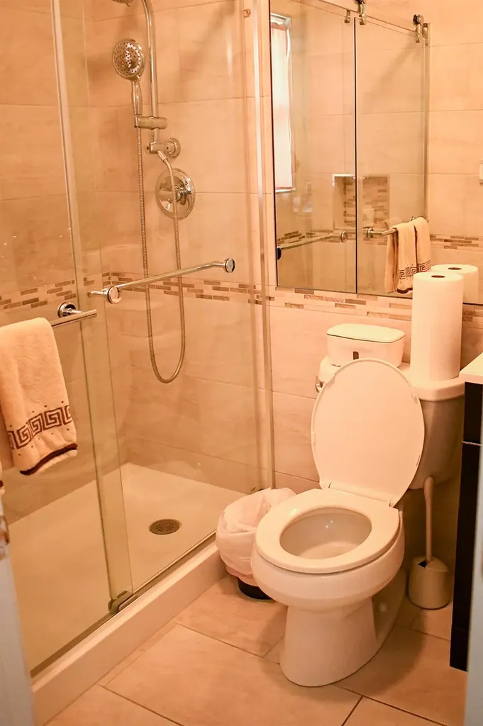 340 Bixley Heath Lynbrook NY 11563