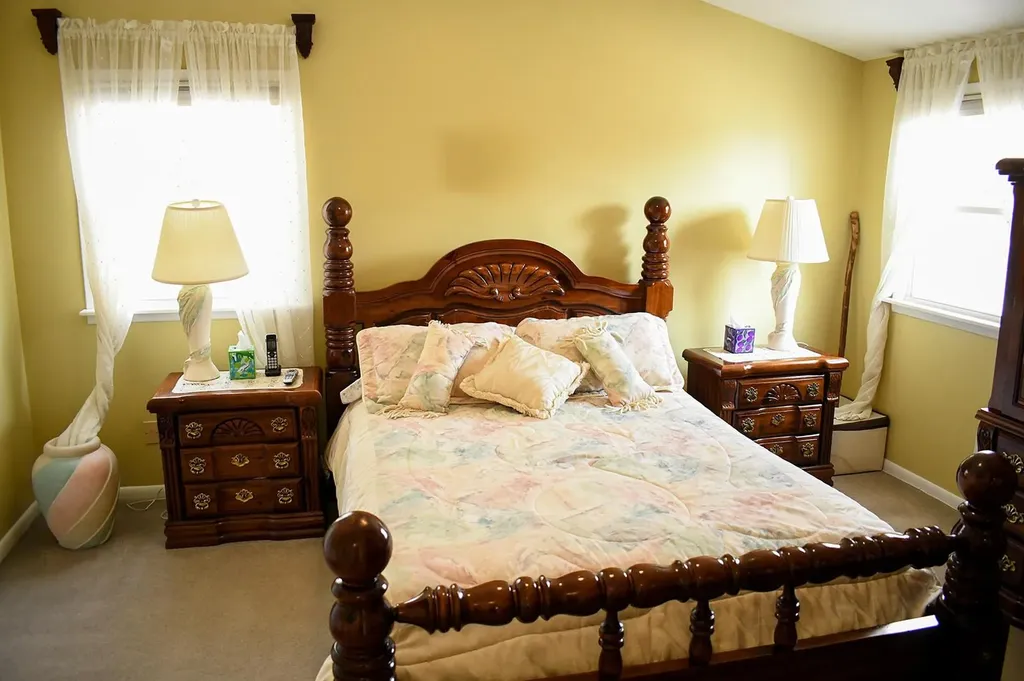 340 Bixley Heath Lynbrook NY 11563