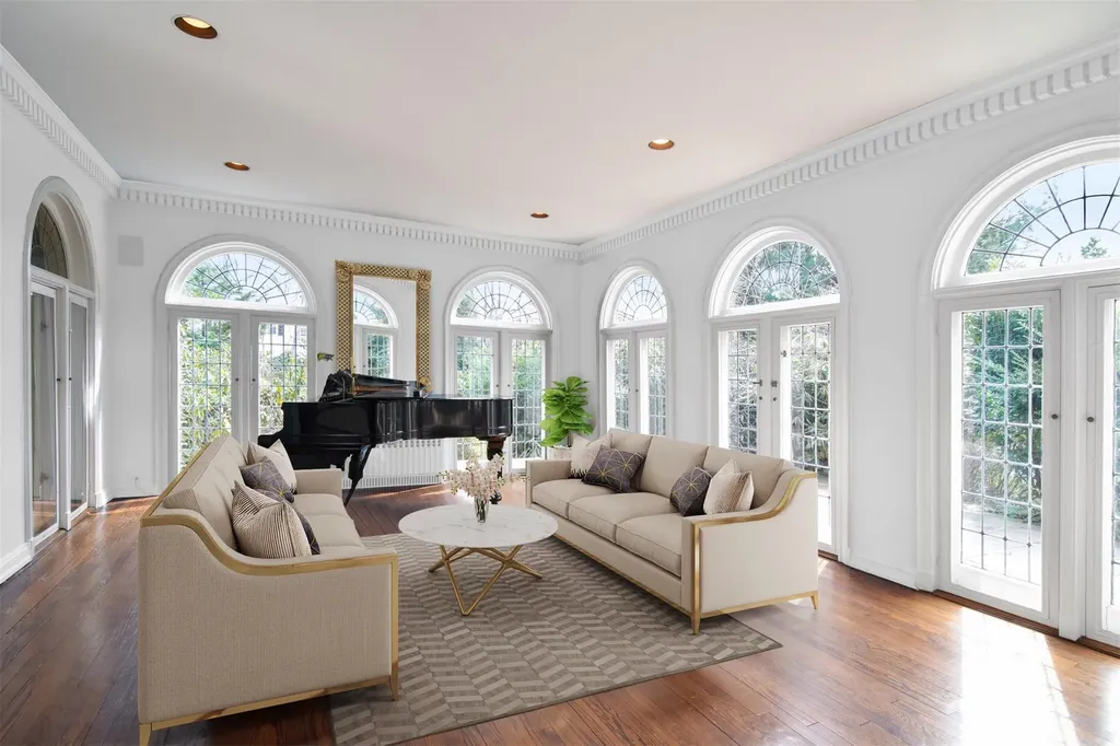 1028 Esplanade Pelham NY 10803