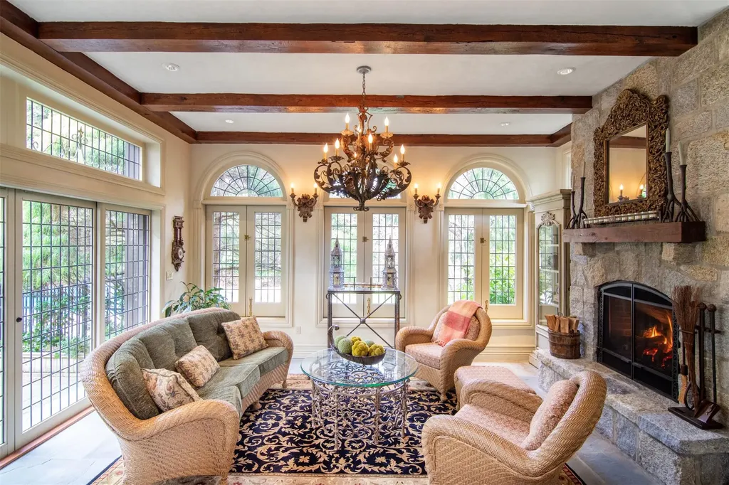 1028 Esplanade Pelham NY 10803