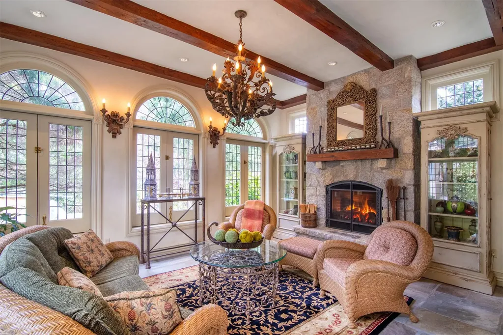 1028 Esplanade Pelham NY 10803