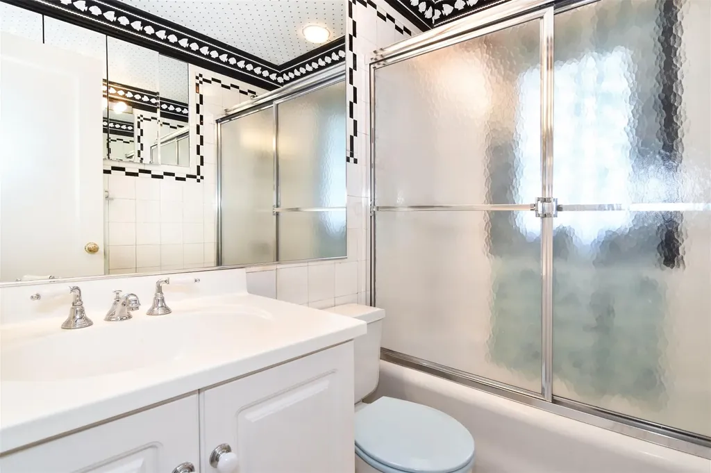 1028 Esplanade Pelham NY 10803