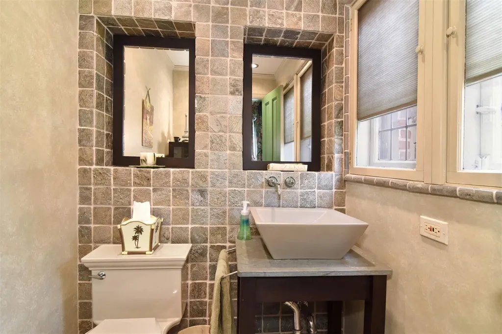 1028 Esplanade Pelham NY 10803
