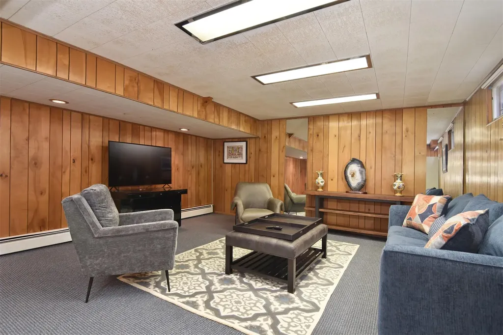 1028 Esplanade Pelham NY 10803