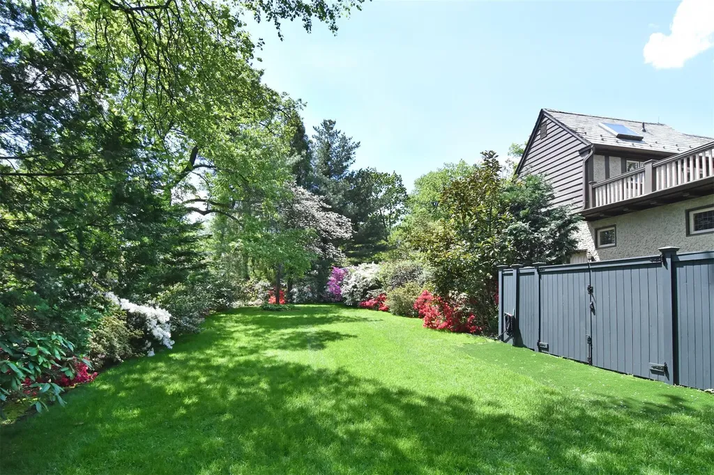 1028 Esplanade Pelham NY 10803