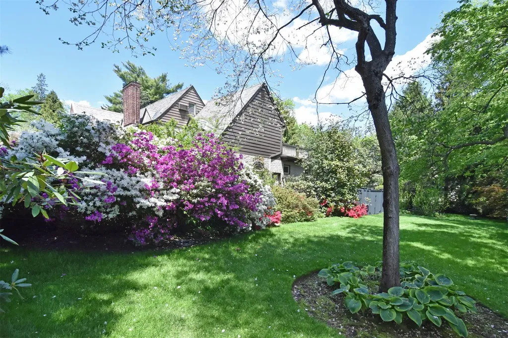 1028 Esplanade Pelham NY 10803