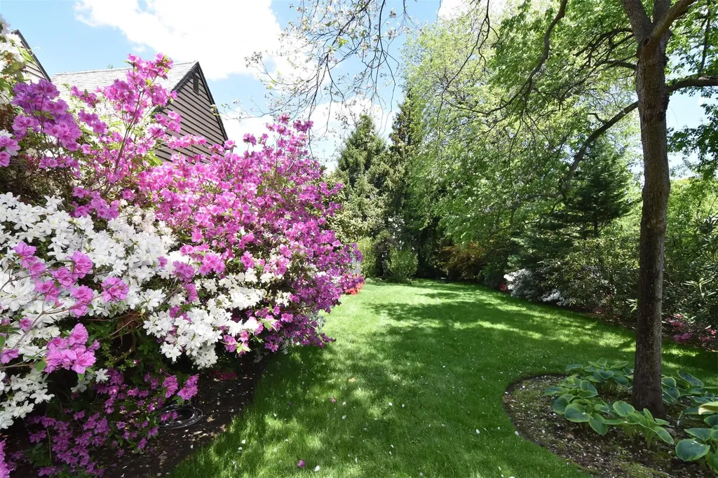 1028 Esplanade Pelham NY 10803