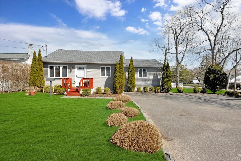 770 Pinelawn Babylon NY 11726