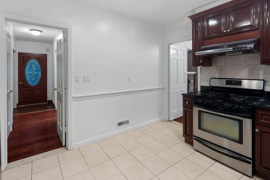 1430 Raleigh Road Mamaroneck NY 10543