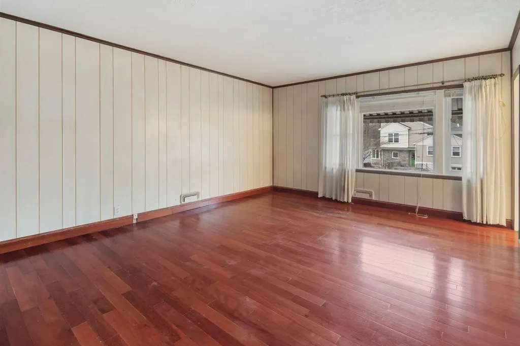 1430 Raleigh Road Mamaroneck NY 10543