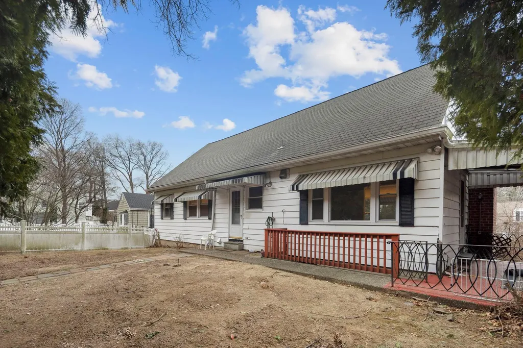 1430 Raleigh Road Mamaroneck NY 10543