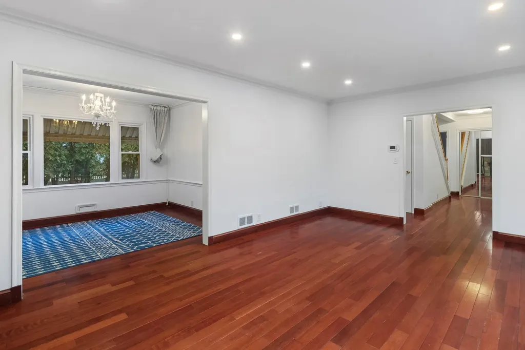 1430 Raleigh Road Mamaroneck NY 10543