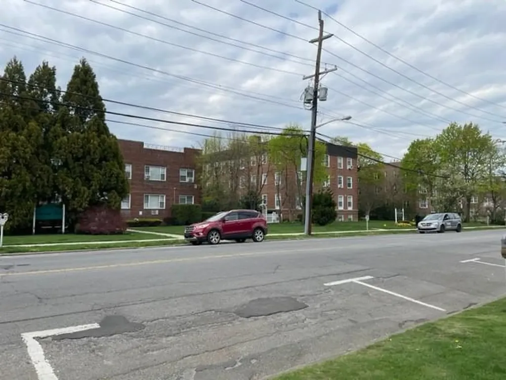 230 Central Avenue Lawrence NY 11559