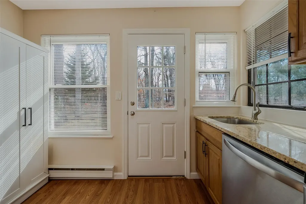 221 Belfast Lane Ridge NY 11961