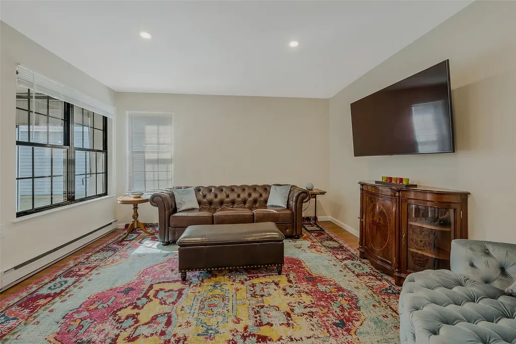 221 Belfast Lane Ridge NY 11961
