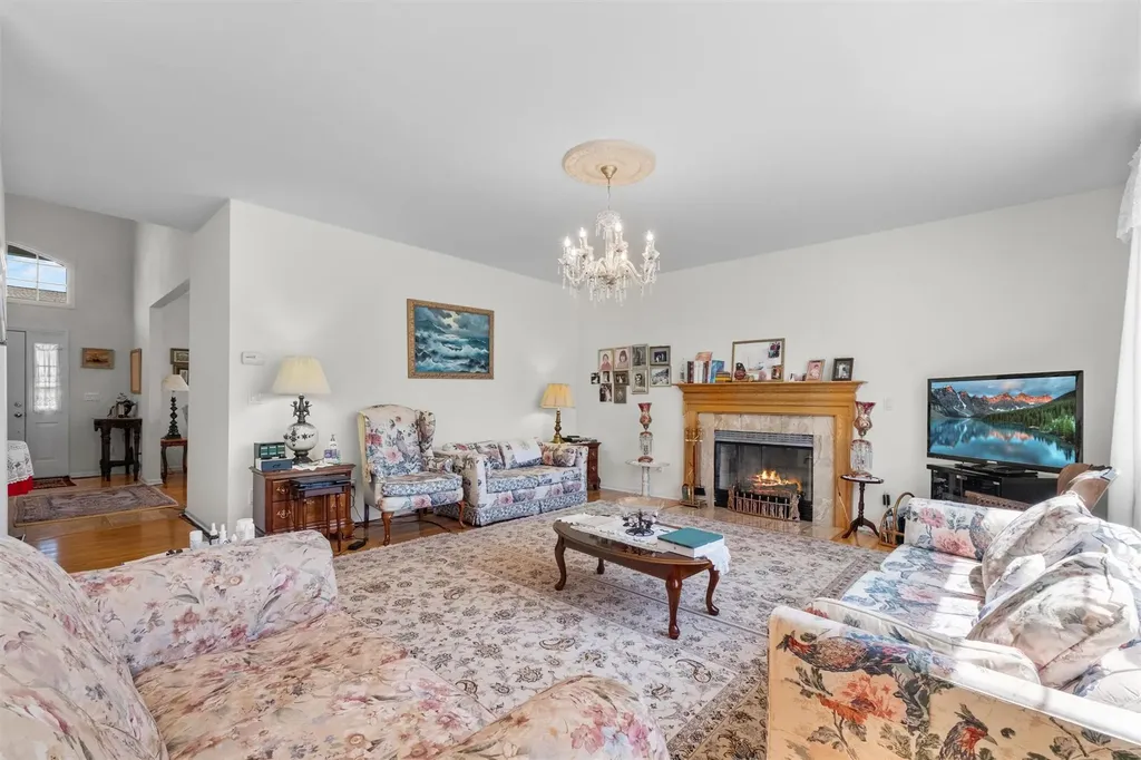 12 Loomis Drive Baldwin Place NY 10505