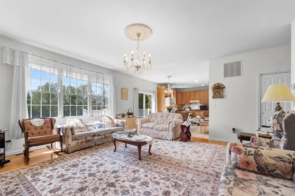 12 Loomis Drive Baldwin Place NY 10505