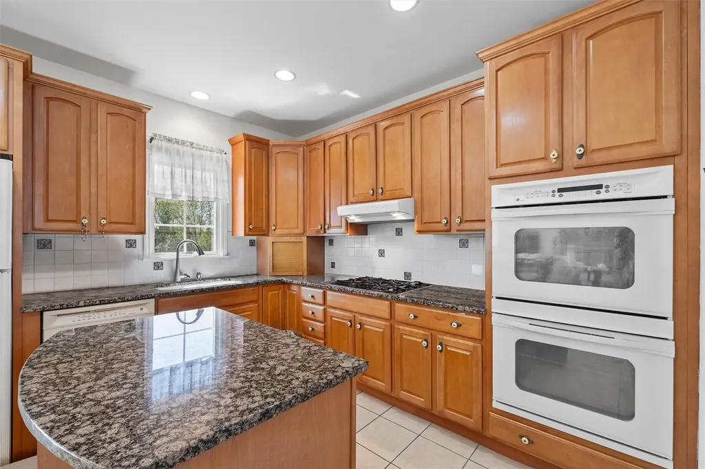 12 Loomis Drive Baldwin Place NY 10505