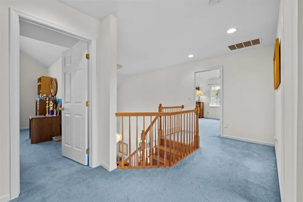 12 Loomis Drive Baldwin Place NY 10505