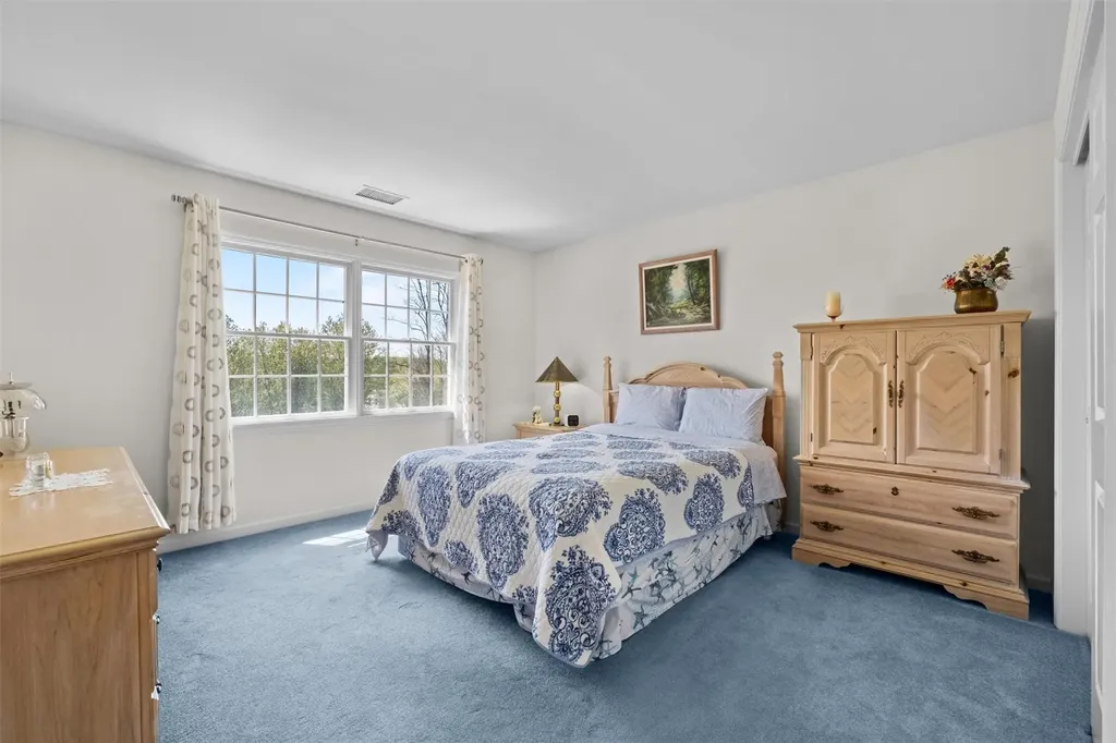 12 Loomis Drive Baldwin Place NY 10505