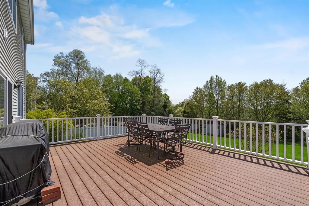 12 Loomis Drive Baldwin Place NY 10505
