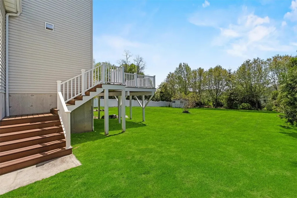 12 Loomis Drive Baldwin Place NY 10505