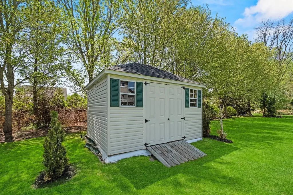 12 Loomis Drive Baldwin Place NY 10505