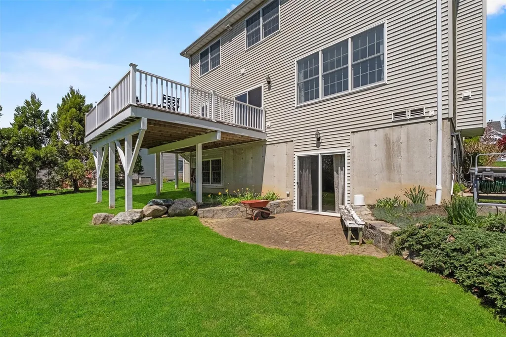 12 Loomis Drive Baldwin Place NY 10505