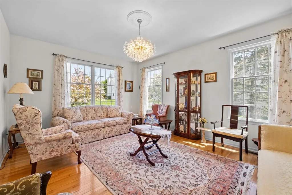 12 Loomis Drive Baldwin Place NY 10505