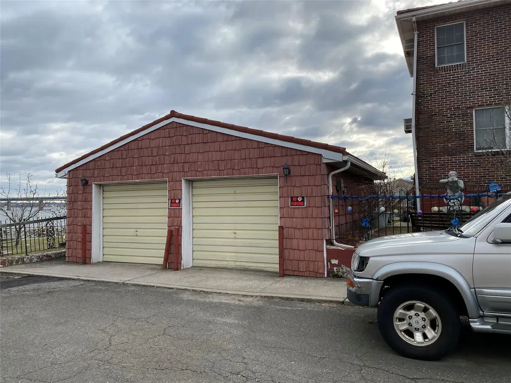 3095 Casler Place Bronx NY 10465