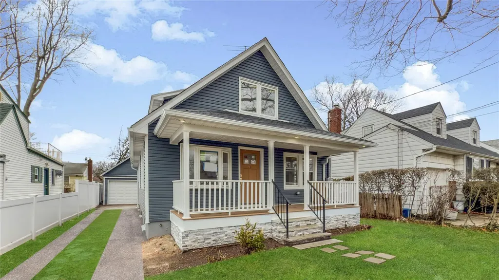 51 Hapsburg Place Hempstead NY 11550