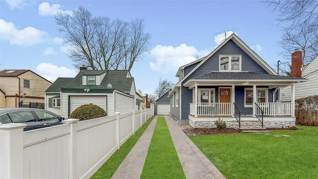 51 Hapsburg Place Hempstead NY 11550