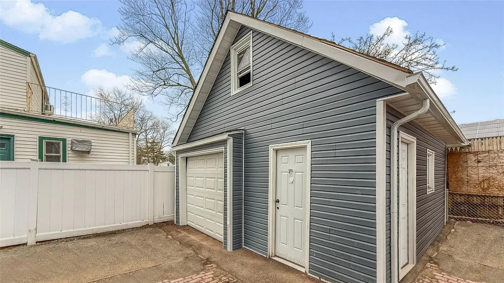 51 Hapsburg Place Hempstead NY 11550