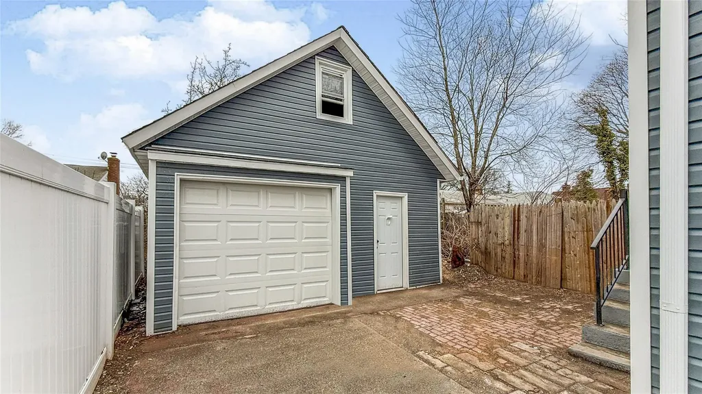 51 Hapsburg Place Hempstead NY 11550