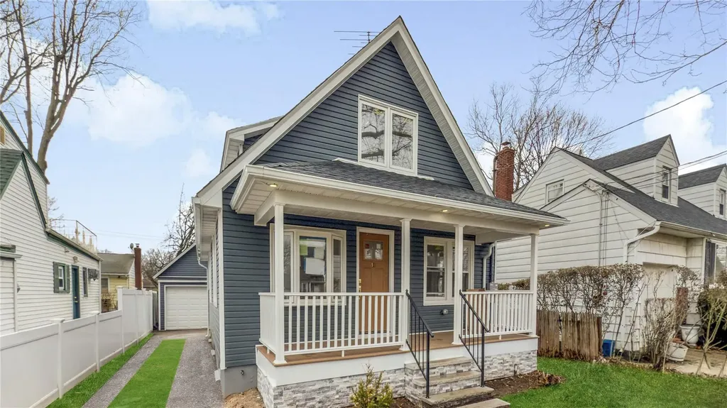 51 Hapsburg Place Hempstead NY 11550