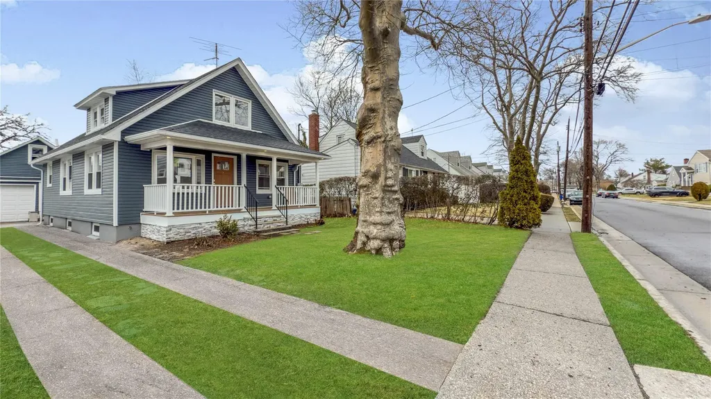 51 Hapsburg Place Hempstead NY 11550