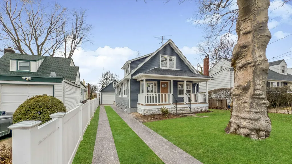 51 Hapsburg Place Hempstead NY 11550