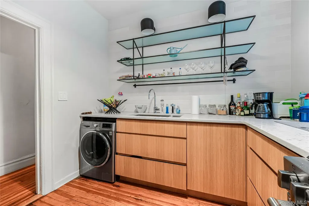 3447 82nd Jackson Heights NY 11372