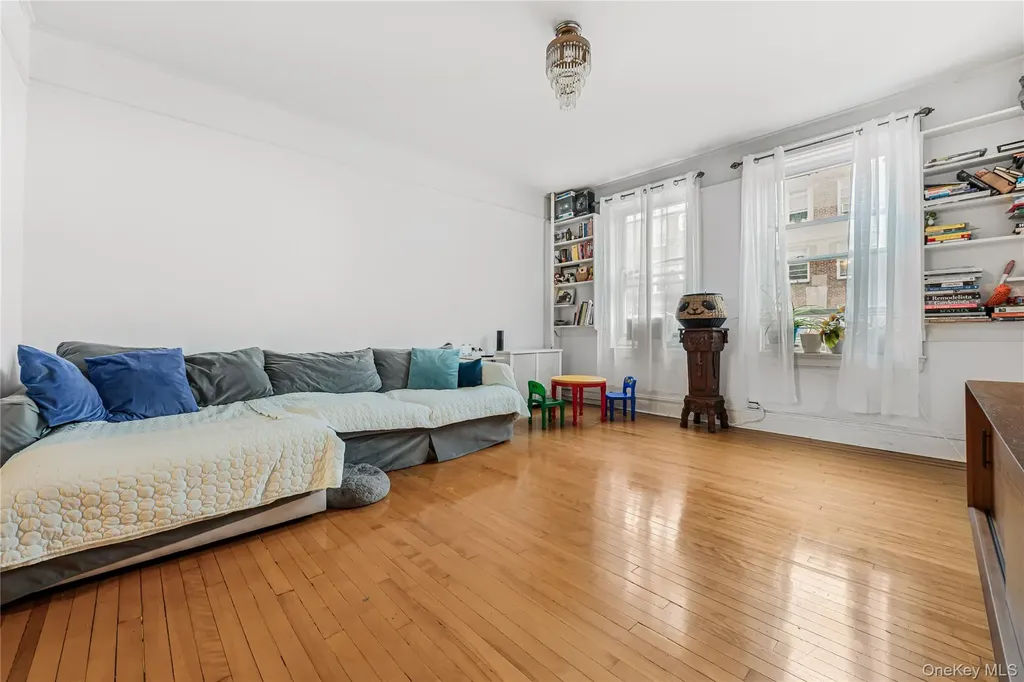 3447 82nd Jackson Heights NY 11372