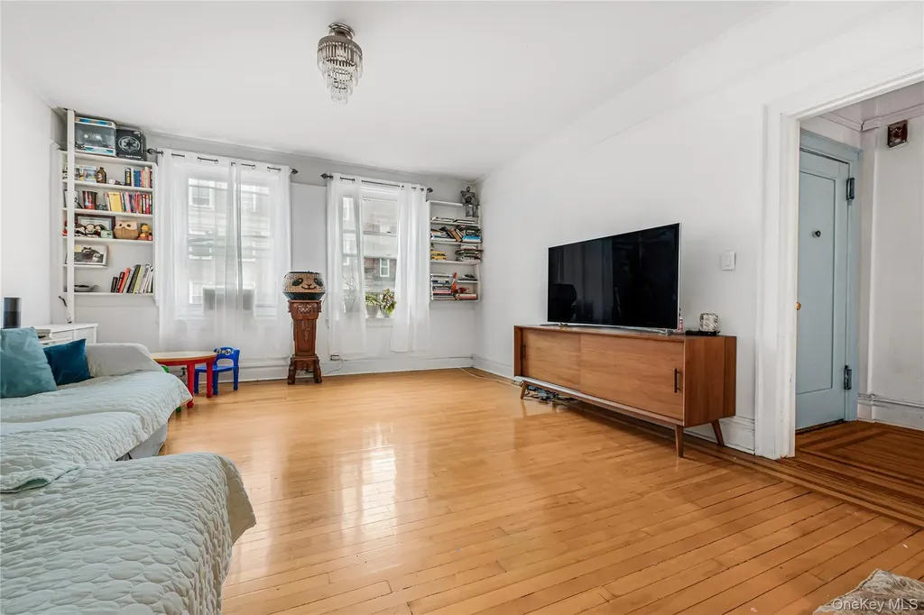 3447 82nd Jackson Heights NY 11372
