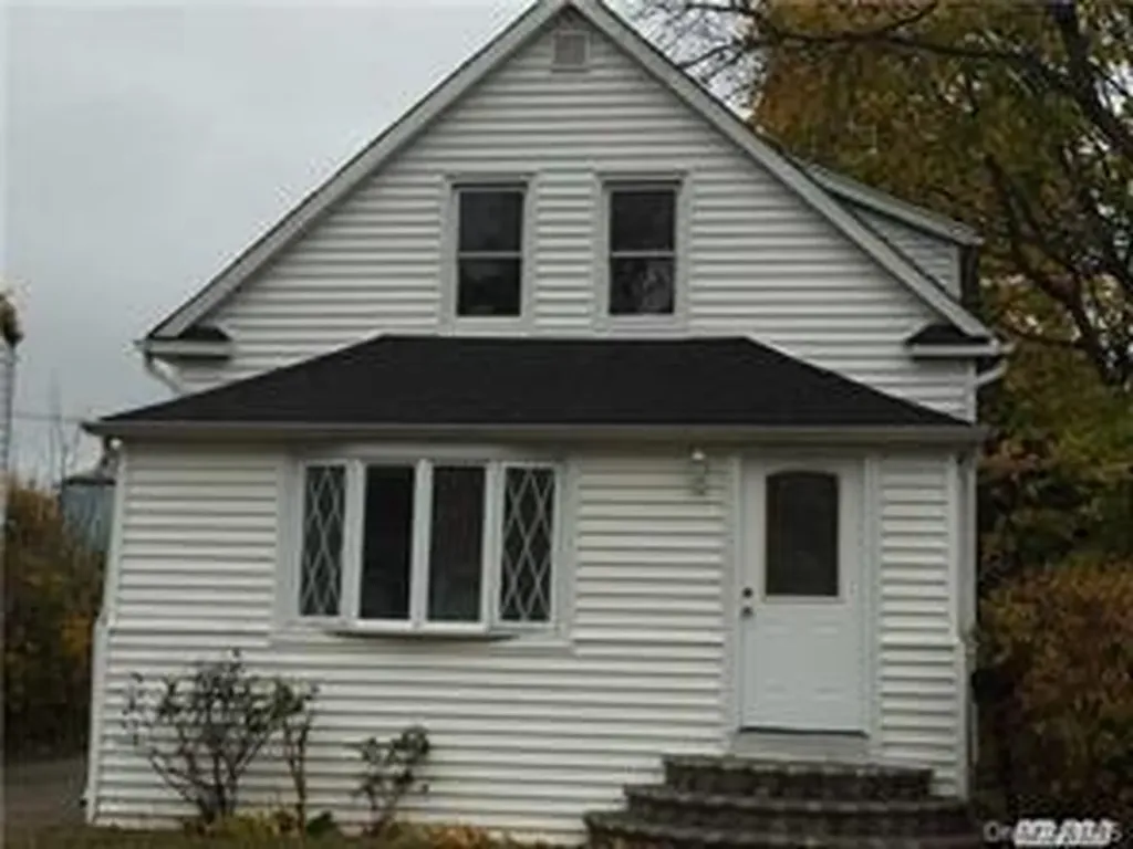 183 Perry Street Hempstead NY 11550