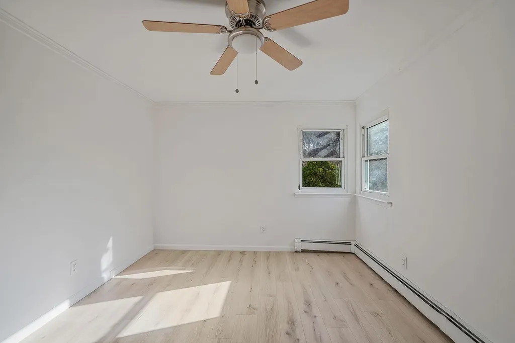 80 Meadowmere Avenue Mastic NY 11950