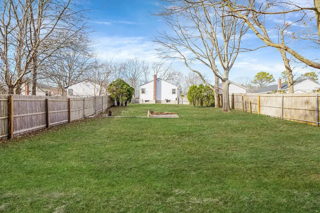 80 Meadowmere Avenue Mastic NY 11950