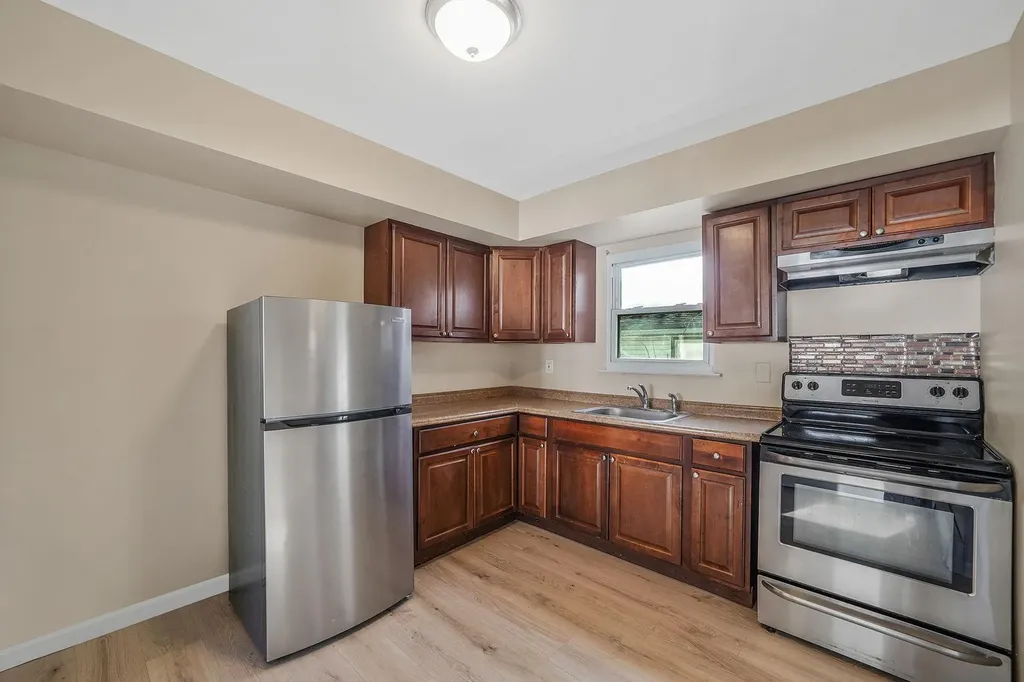 80 Meadowmere Avenue Mastic NY 11950